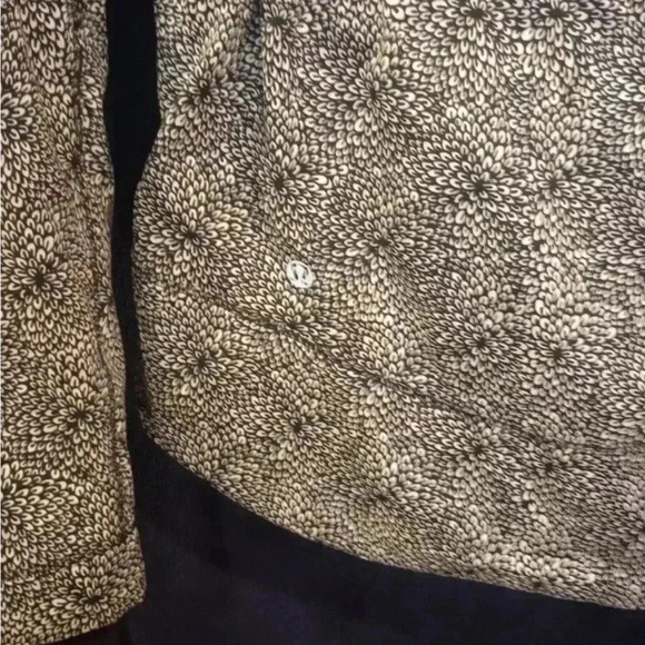 Lululemon Spring Forward Jacket
Plush Petal Black Ghost / Black 4 - Picture 14 of 14